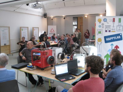 Helfer*Innen, Reparateur*Innen & Modelleur*Innen beim Repair Café