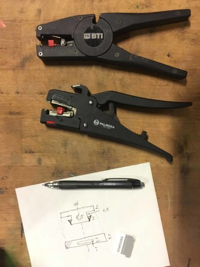 Zeichnung der Haltebacken anhand eines Zweitmodelles.